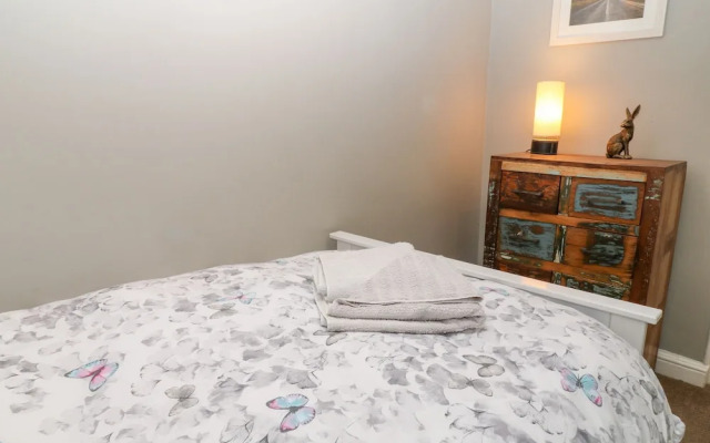 6 Milton Place