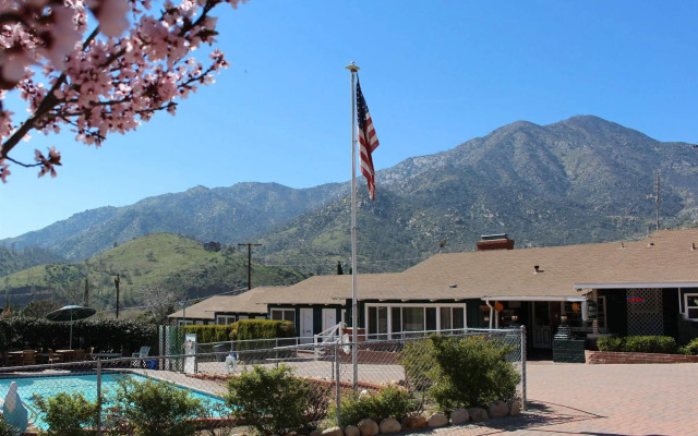 The Kern Lodge