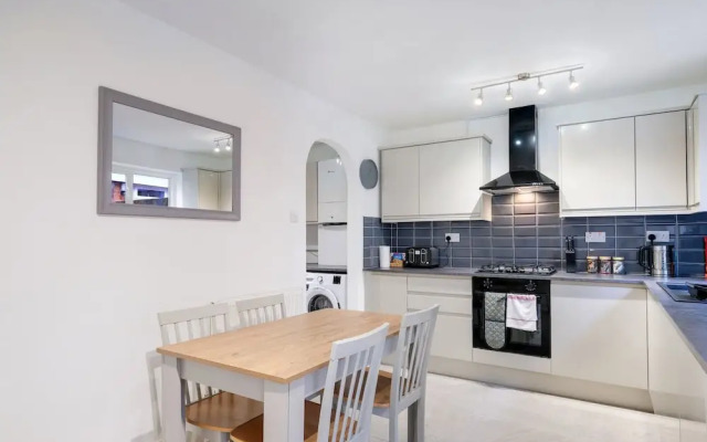 Spacious 4-Bedroom 2-Bath Home in Bywood