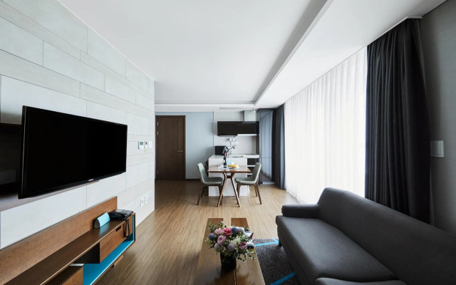 Felix by STX Hotel & Suite