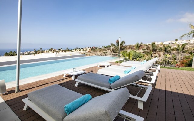 Plush Villa in Adeje with Infinity Pool, Sea-View & Large Terrace