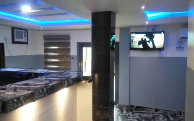 Americana Hotel