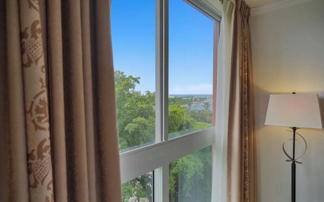 Relaxing Condo with Free Parking