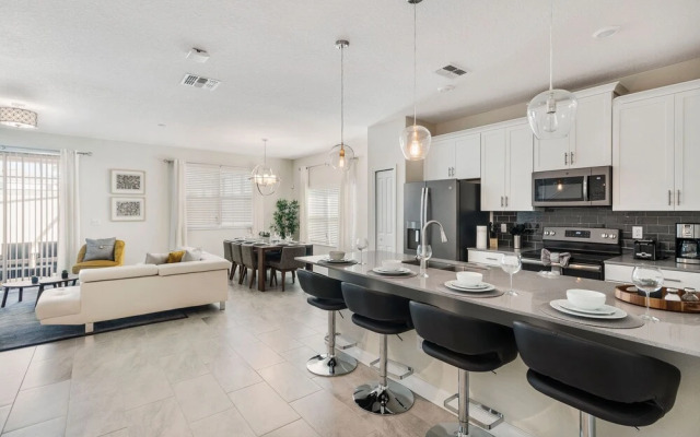 8931 SD - Pet-friendly 5BR Retreat: Private Pool