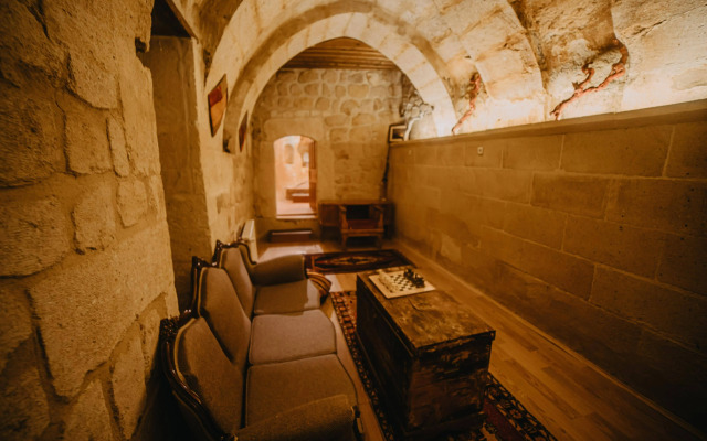 Helios Cave Hotel