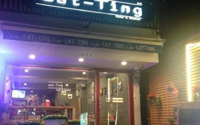 Eat - Ting Cafe and Hostel