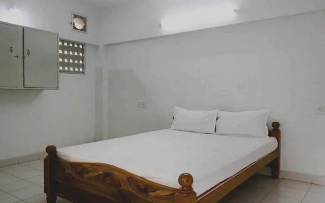 Spot On 701334 Shappy Inn Koyambedu