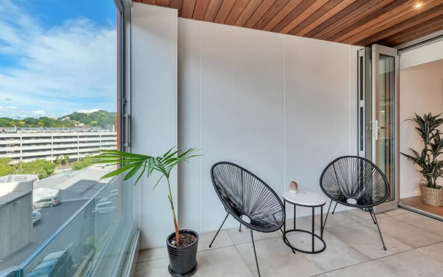 Spacious Mt Eden Apartment