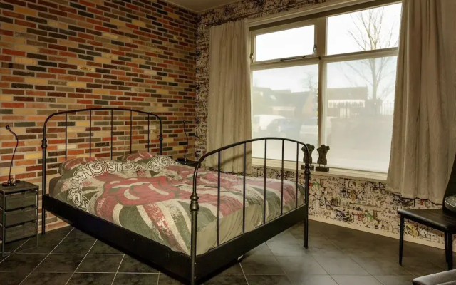 Modern Holiday Home in Easterlittens with Fishing Near