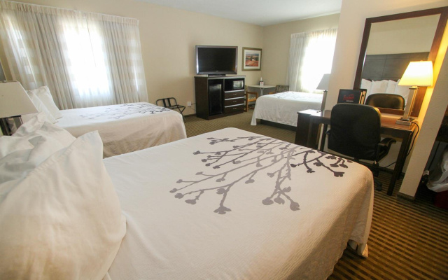 Bowman Inn & Suites