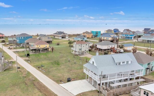 The Sandcastle 4 Bedroom Home by RedAwning