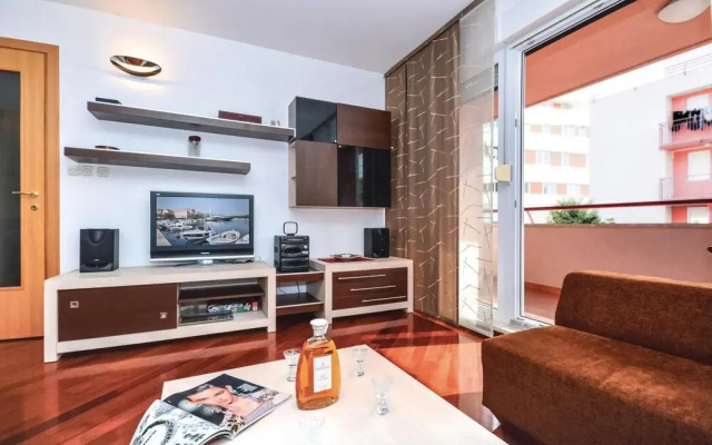 One-Bedroom Apartment Split with Sea view 02