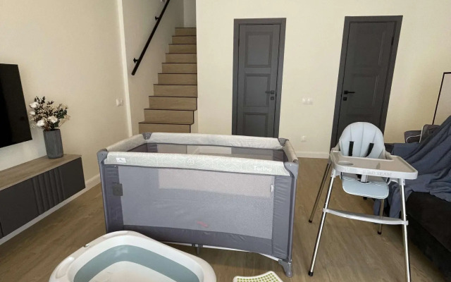 Townhouse on Stopani 8A