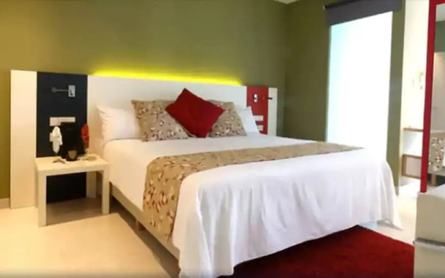 Magno Suites Hotel