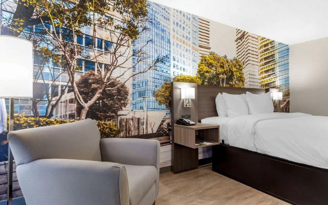 Clarion Pointe Raleigh Midtown