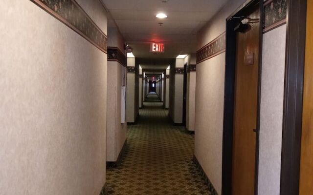 New Martinsville Inn