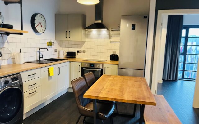 Homely 2-bed Apartment With Stunning Views Wembley