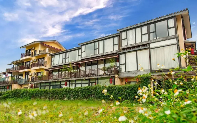 Peach Blossom Resort Hotel