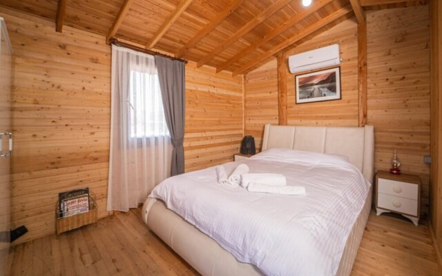 Luxurious Bungalow w Pool and Jacuzzi in Fethiye