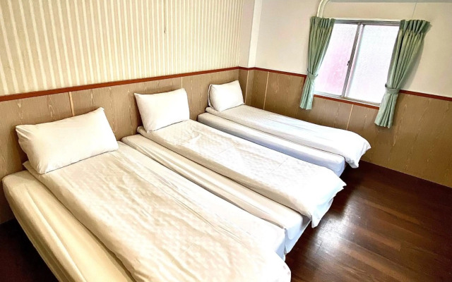 Yinglun Hotel