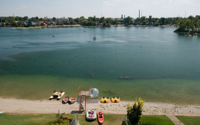 Hotel Senec Lake Resort