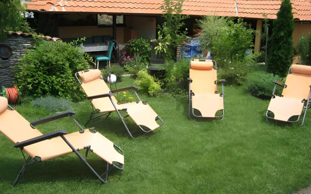 Guest House & Tavern At The Ladys (Chorbadzhiyka)