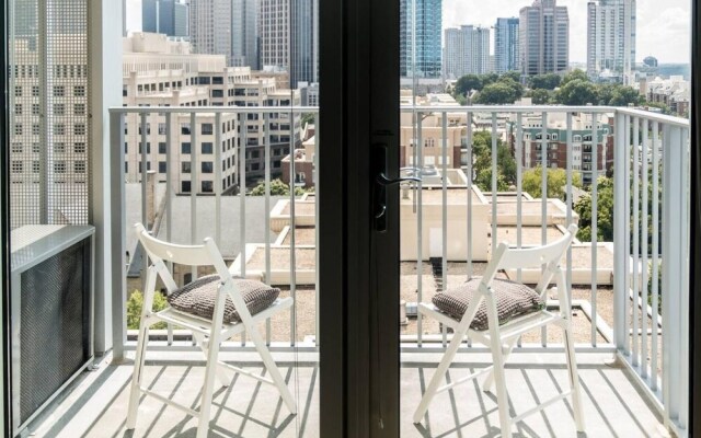 Magnificent Uptown Views In 1BR Apt