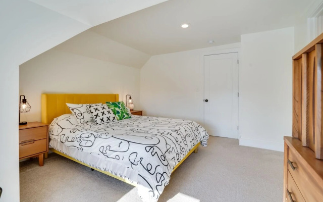 Spacious Minneapolis Home - 2 Mi to Downtown!