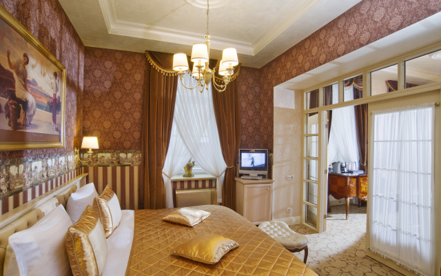 IMPERIAL Hotel & Restaurant - Image 3