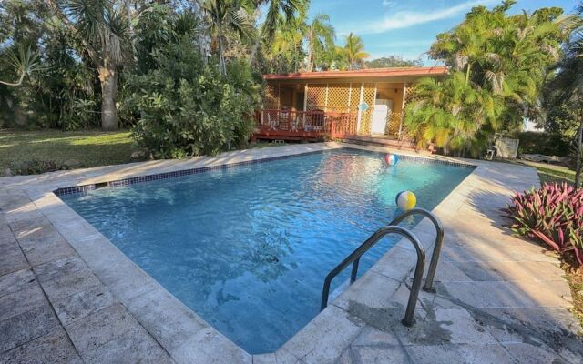 Spacious & Conveniently Located Miami Airport Home