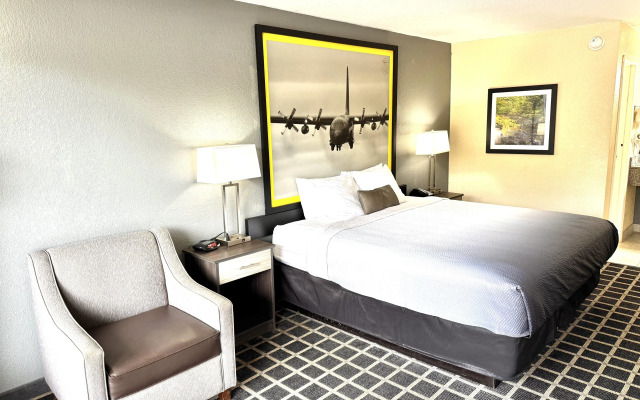 Super 8 by Wyndham Morganton