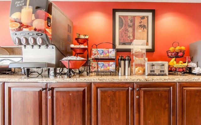 Mainstay Suites Knoxville Airport