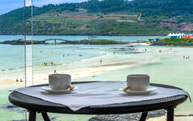 Aimi Jeju Beach Hotel