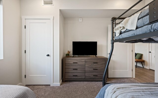 Palm Cove 2 Bedroom Condo