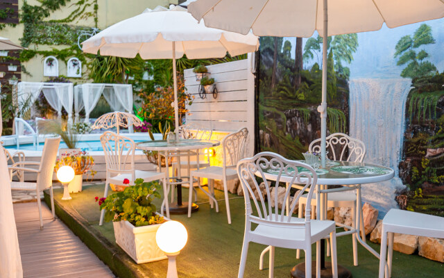V.A. Boutique Apartments and Suites