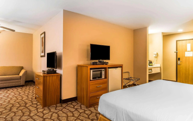 Quality Inn & Suites