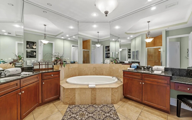 Indigo West 2103 Penthouse