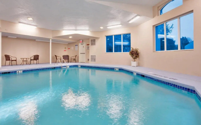 Baymont by Wyndham East Windsor Bradley Airport