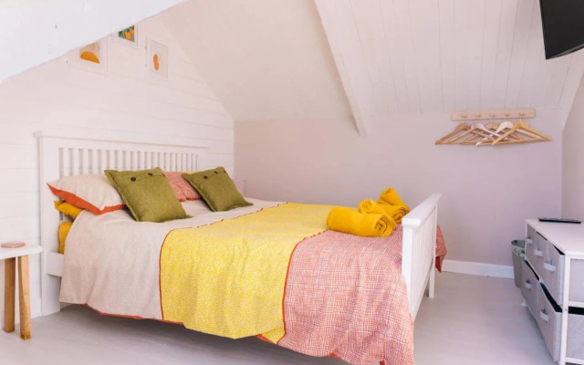 The Mexico Inn, Flat Two