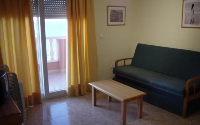 Isla Grosa Apts