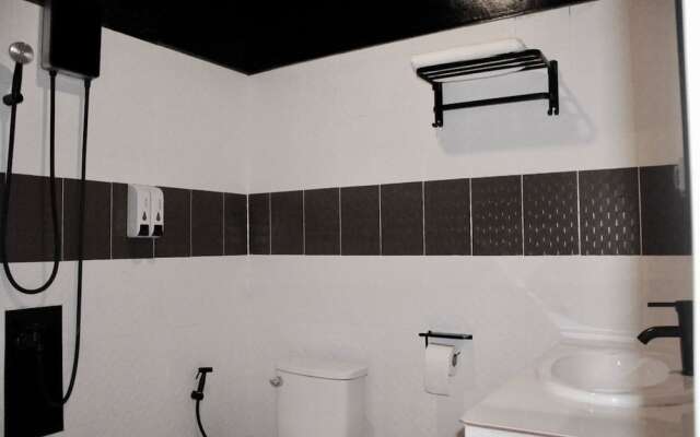 Oasis Hotel-Pods - Adults Only