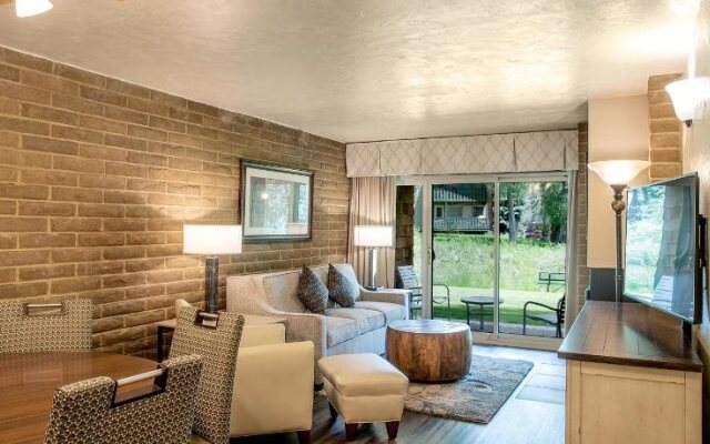 Sandstone Creek Club Condominiums