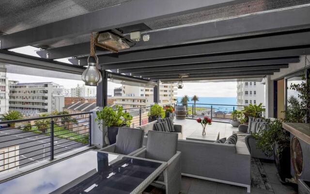 Bright and Stylish Beachfront Apartment