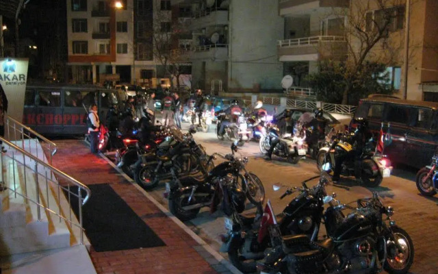 Akar Pansi̇yon
