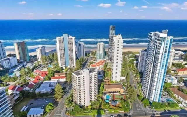 Stylish 3BRM Haven in Surfers Paradise