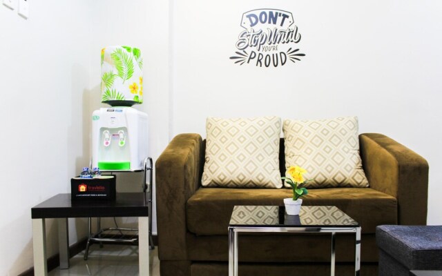 Stylish and Posh 1BR Gading Nias Apartment