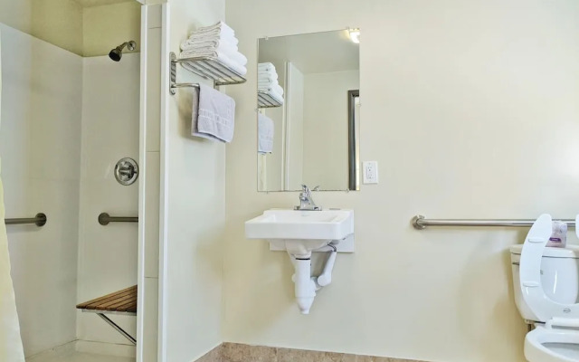 Anchor Pointe Inn