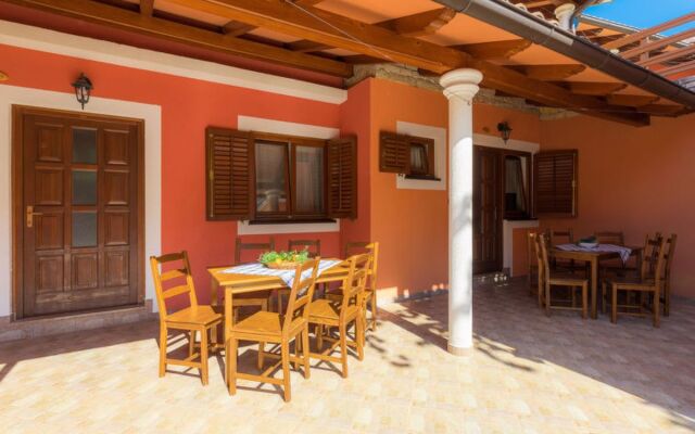 Vinka Laginji in Laginji