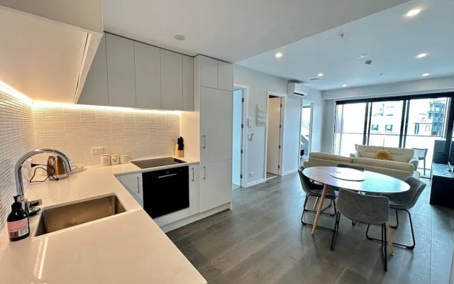 Enfield Lux- Brand New Apartment