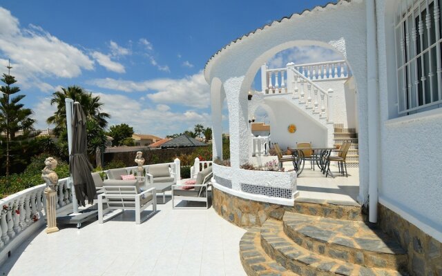 Charming Villa in Torrevieja With Private Swimming Pool